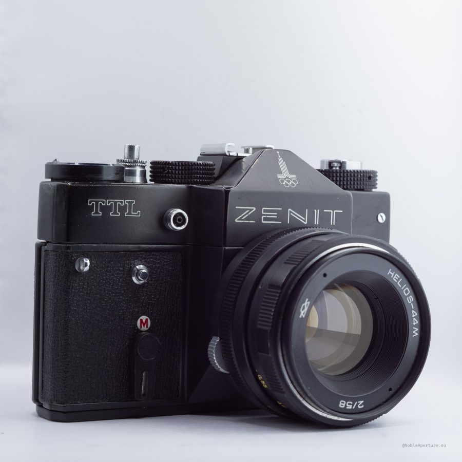 Zenit TTL – Edycja Olimpijska 1980 [N*79096221] z obiektywem Helios-44M 58mm f/2